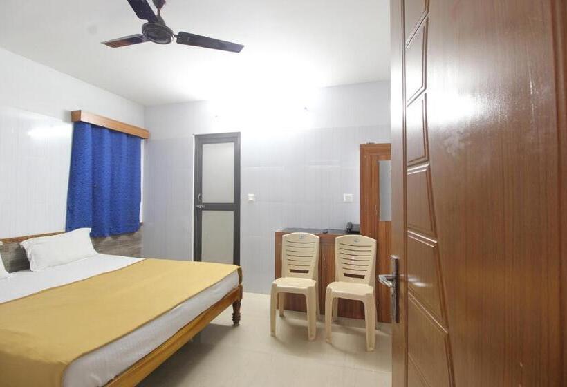 Hotel Jks Deluxe Lodge