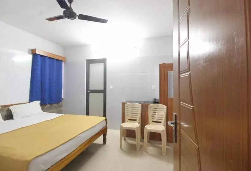 Hotelli Jks Deluxe Lodge