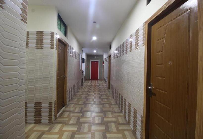 Hotel Jks Deluxe Lodge