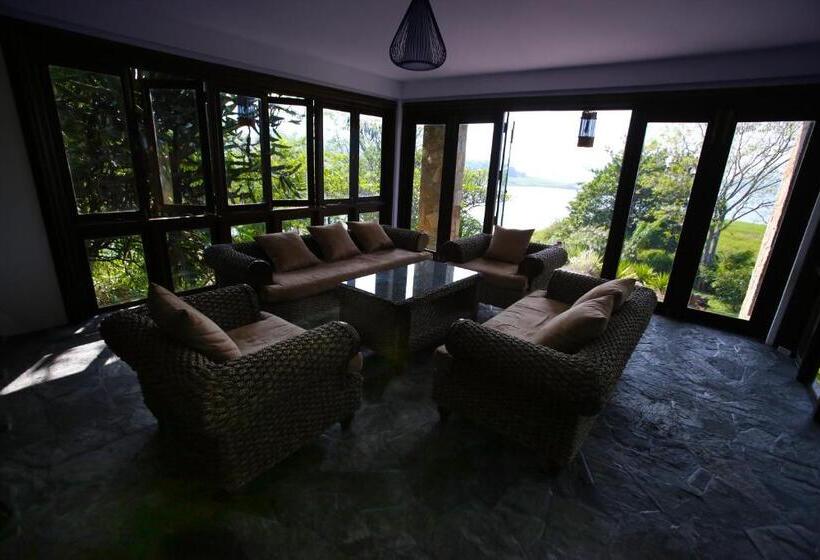 בית מלון כפרי Kings Green Castle Kandy