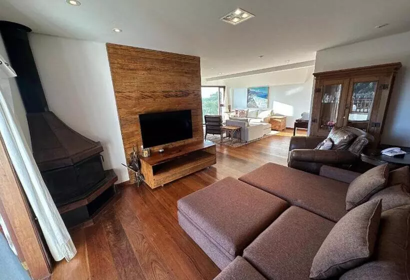 ホテル Lindo Duplex Em Campos Do Jordão