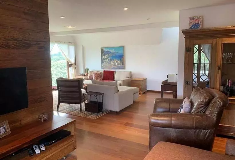 ホテル Lindo Duplex Em Campos Do Jordão