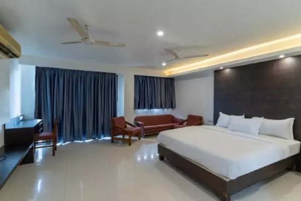 هتل Super Collection O Maninagar Formerly Park Land
