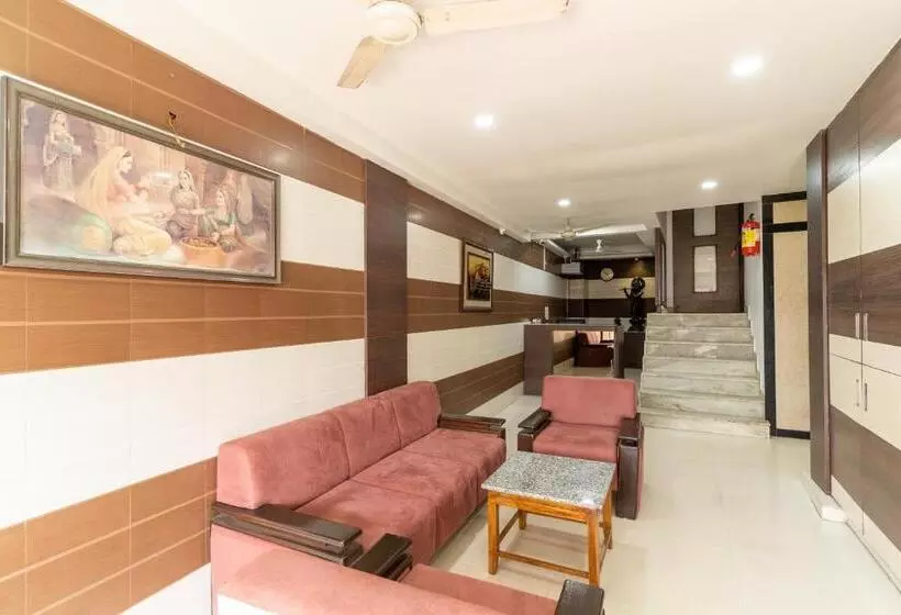 هتل Super Collection O Maninagar Formerly Park Land