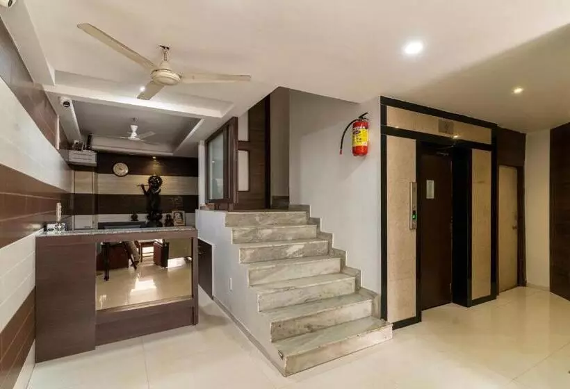 هتل Super Collection O Maninagar Formerly Park Land