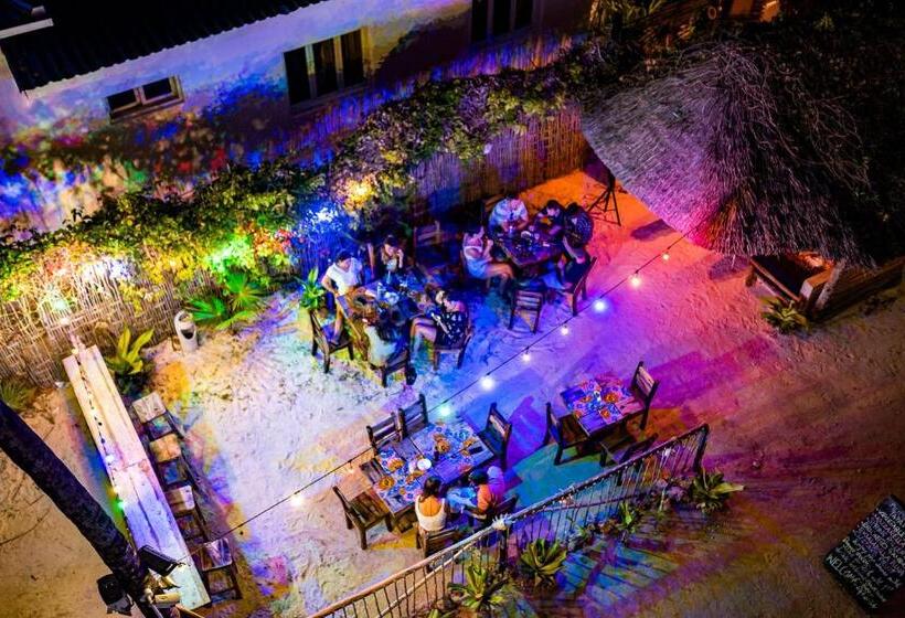 هتل Pili Pili Oasis