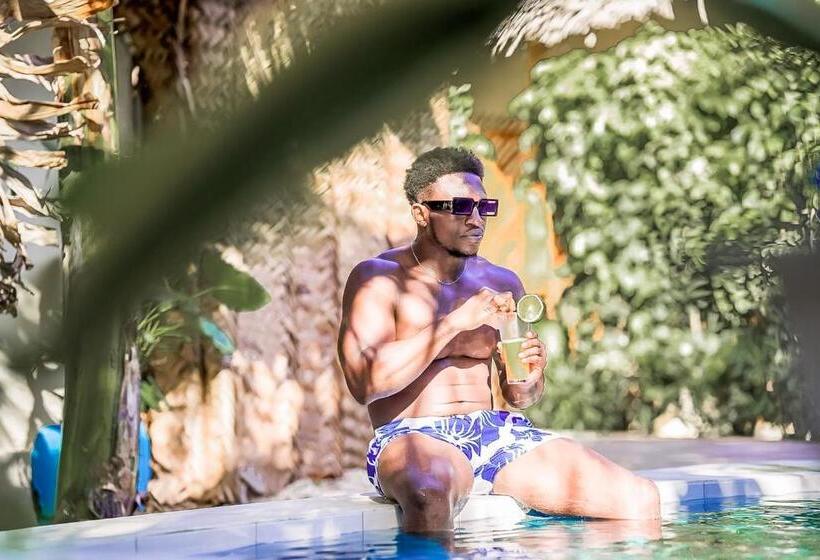 هتل Pili Pili Oasis