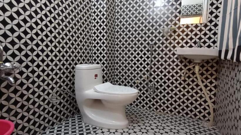 Отель View Lake Village