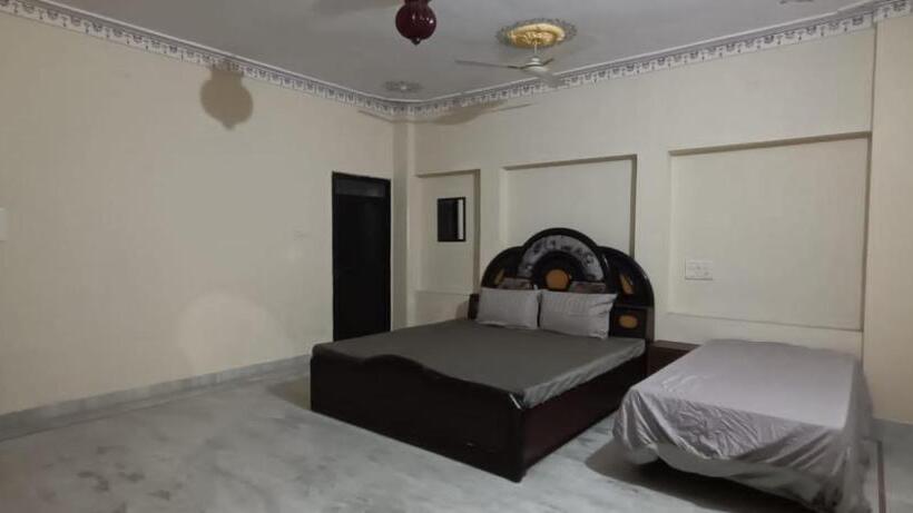 Отель View Lake Village