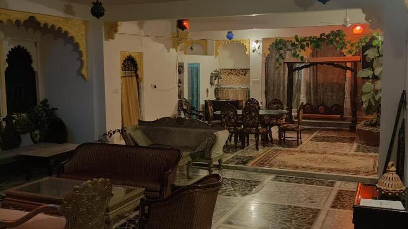 Отель View Lake Village