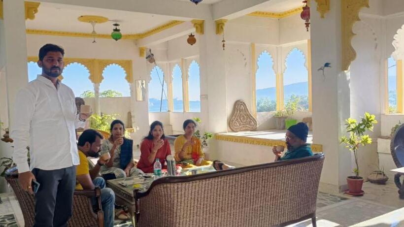 Отель View Lake Village