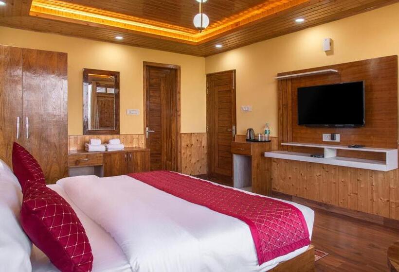 Отель Wood Crista Kufri Near An Apple Orchard