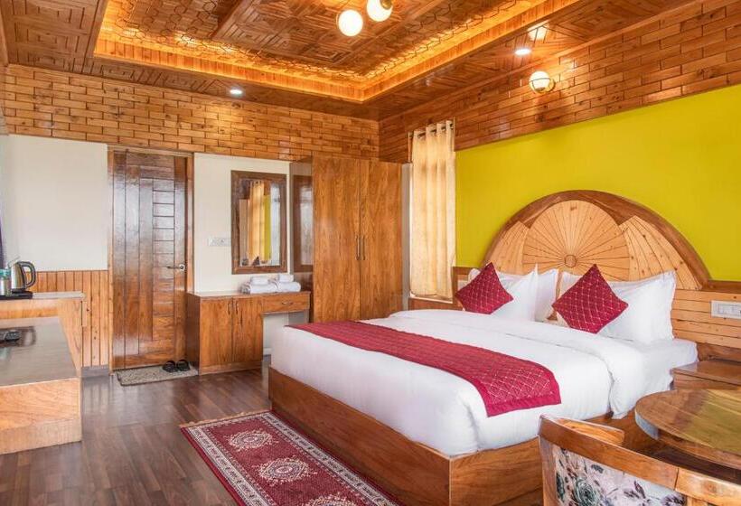 Отель Wood Crista Kufri Near An Apple Orchard