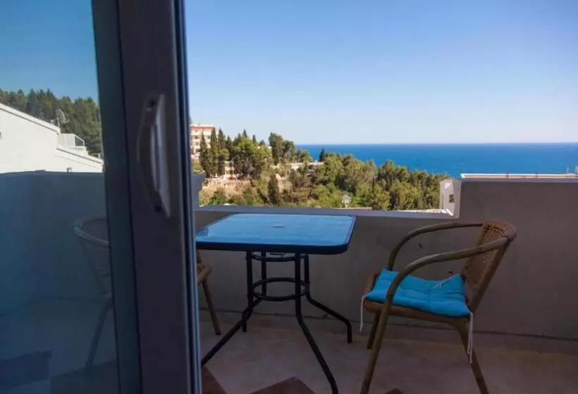 پانسیون L&i Villa