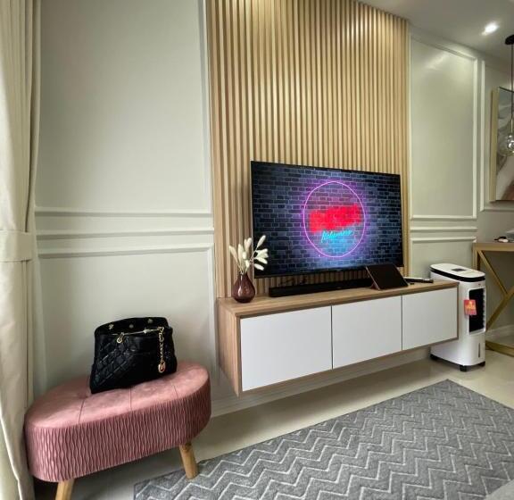 Pensione Luxern Suite At S Residences