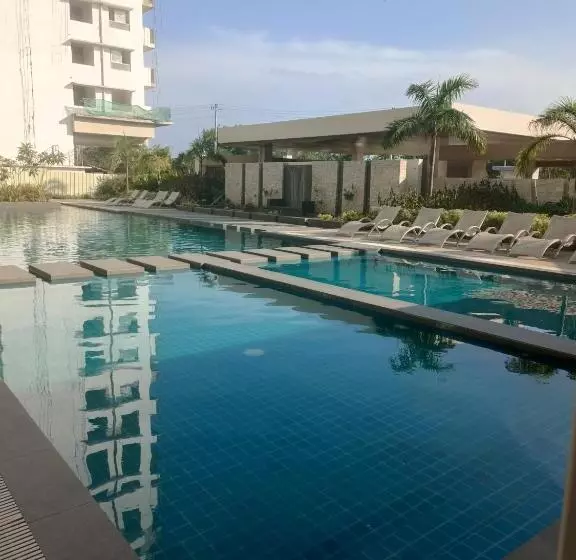 ペンション Mesavirre Garden Residences