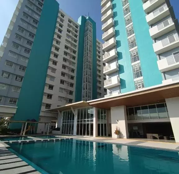 ペンション Mesavirre Garden Residences