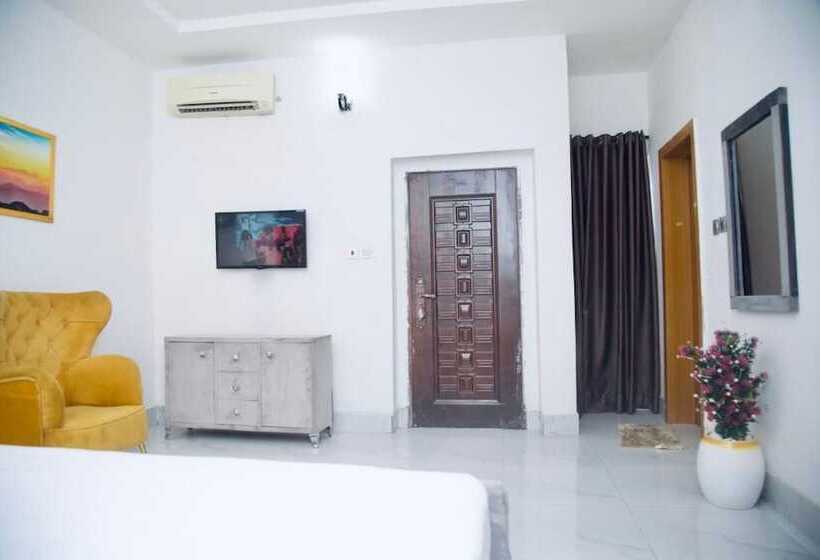 پانسیون Oasis Villa Lekki