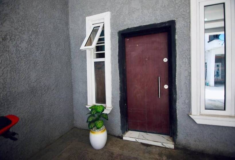 پانسیون Oasis Villa Lekki