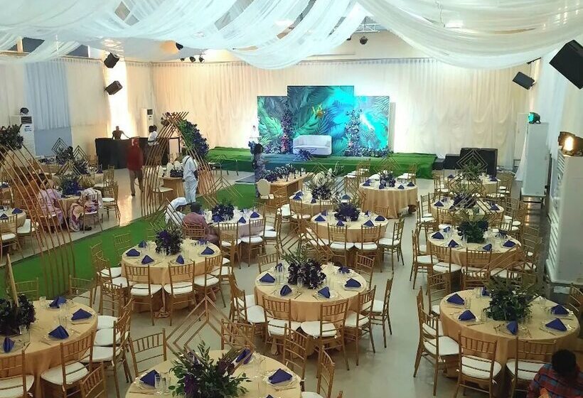 پانسیون Oasis Villa Lekki