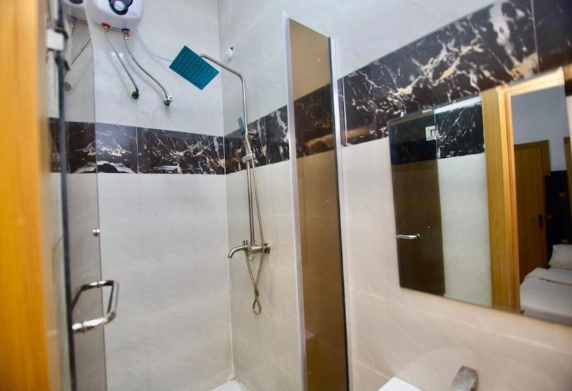 پانسیون Oasis Villa Lekki