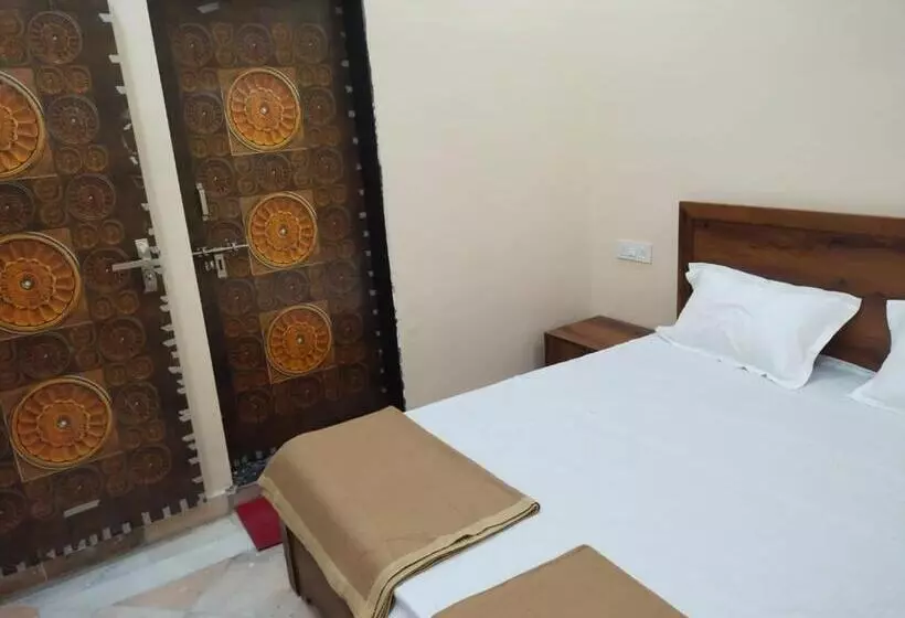 Pension Shri Ramlala Sadan Devsthanam