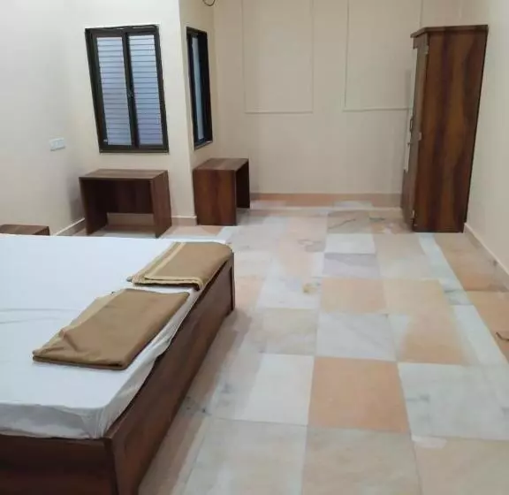 Pension Shri Ramlala Sadan Devsthanam