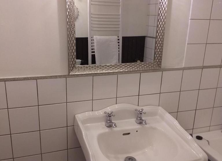 פנסיון The Annex