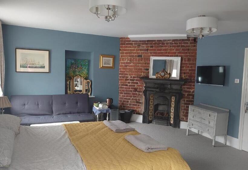 פנסיון Ash Rooms