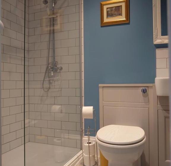 פנסיון Ash Rooms