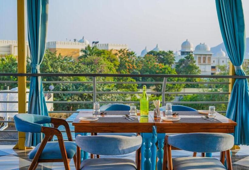 Aaj Haveli   Lake Facing Boutique Hotel By Levelup Hotels