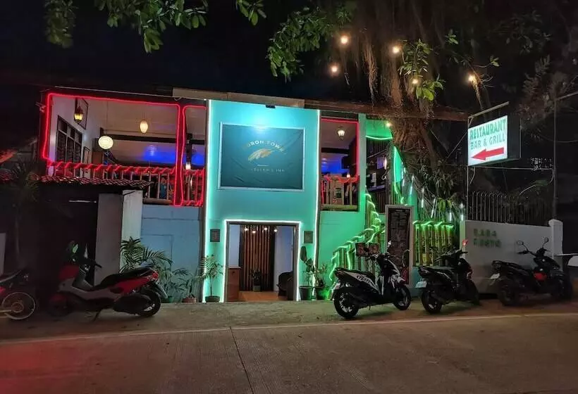 تختخواب و صبحانه Coron Town Traveller S Dormitory