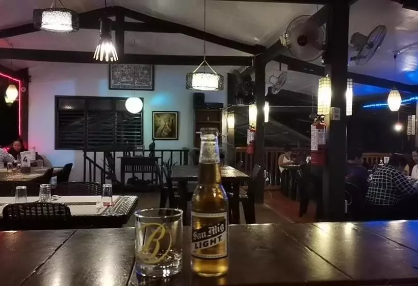 تختخواب و صبحانه Coron Town Traveller S Dormitory