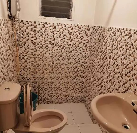 تختخواب و صبحانه Coron Town Traveller S Dormitory