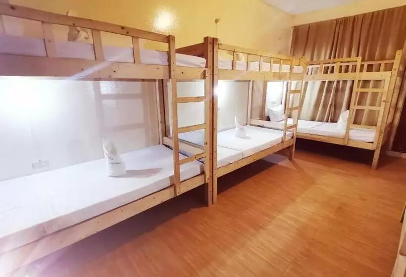 تختخواب و صبحانه Coron Town Traveller S Dormitory