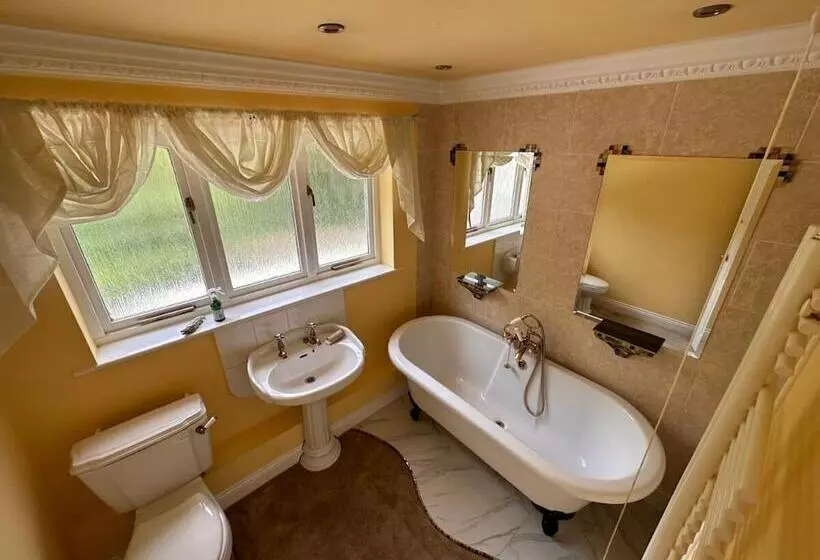 Aamiaismajoitus (B&B) Reemdale