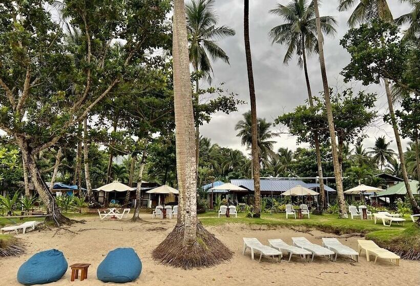 Hill Myna Beach Cottages