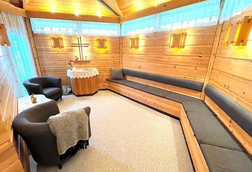 פונדק Fjordly Ungdomssenter