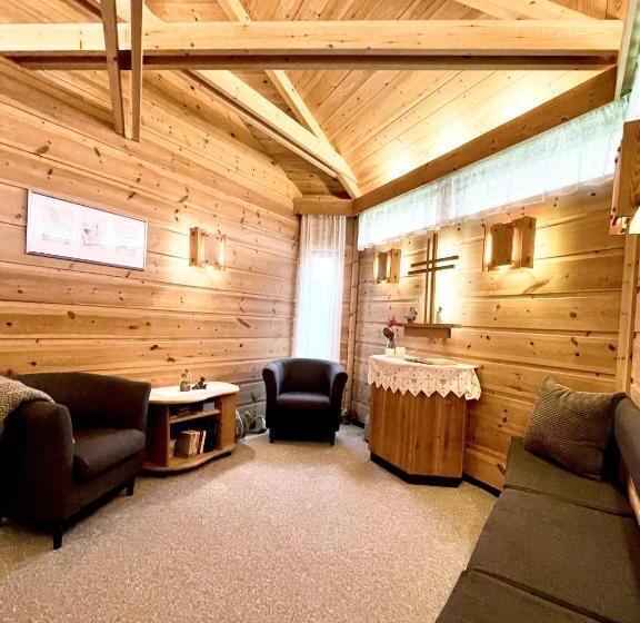 פונדק Fjordly Ungdomssenter