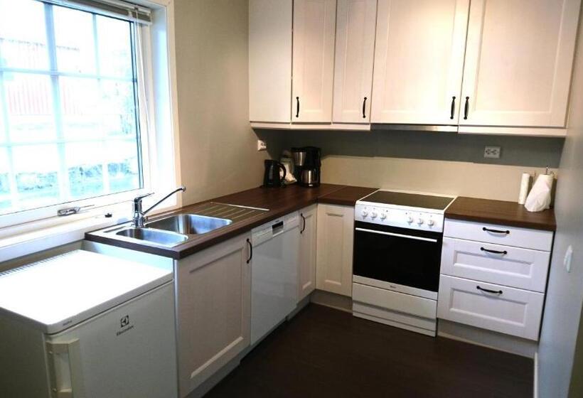 פונדק Fjordly Ungdomssenter