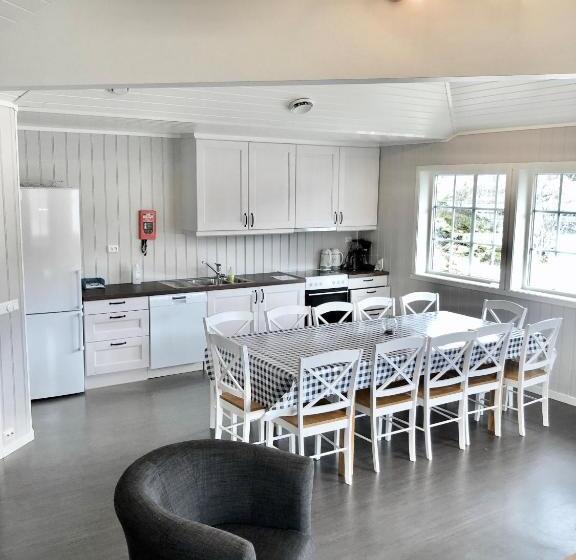 פונדק Fjordly Ungdomssenter