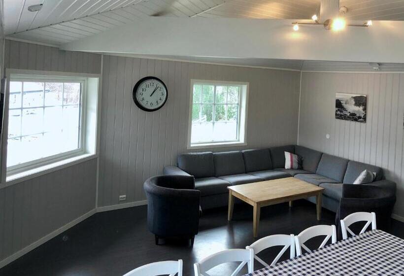 פונדק Fjordly Ungdomssenter