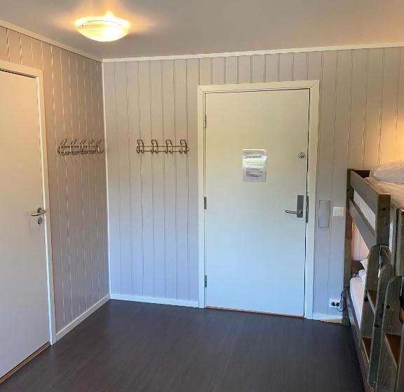 פונדק Fjordly Ungdomssenter