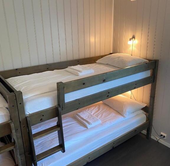 פונדק Fjordly Ungdomssenter