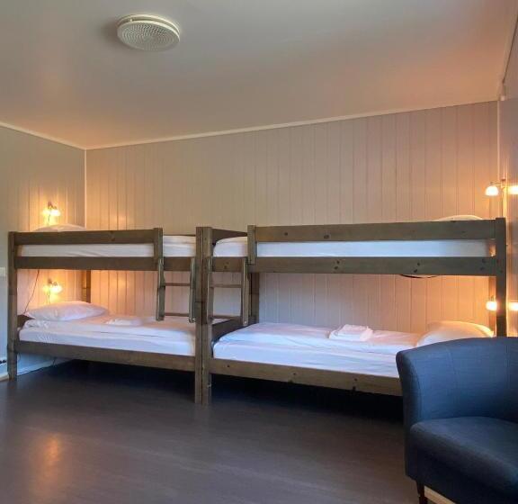 פונדק Fjordly Ungdomssenter