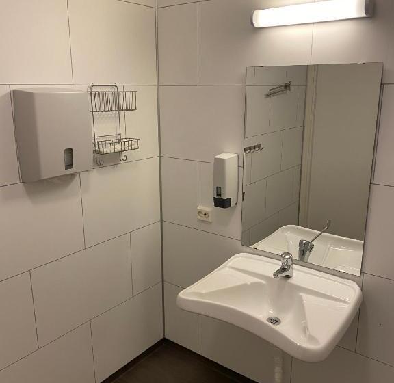 פונדק Fjordly Ungdomssenter