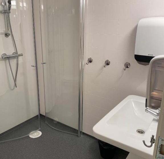 פונדק Fjordly Ungdomssenter