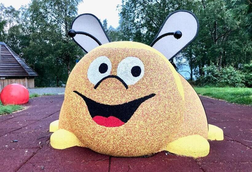 פונדק Fjordly Ungdomssenter