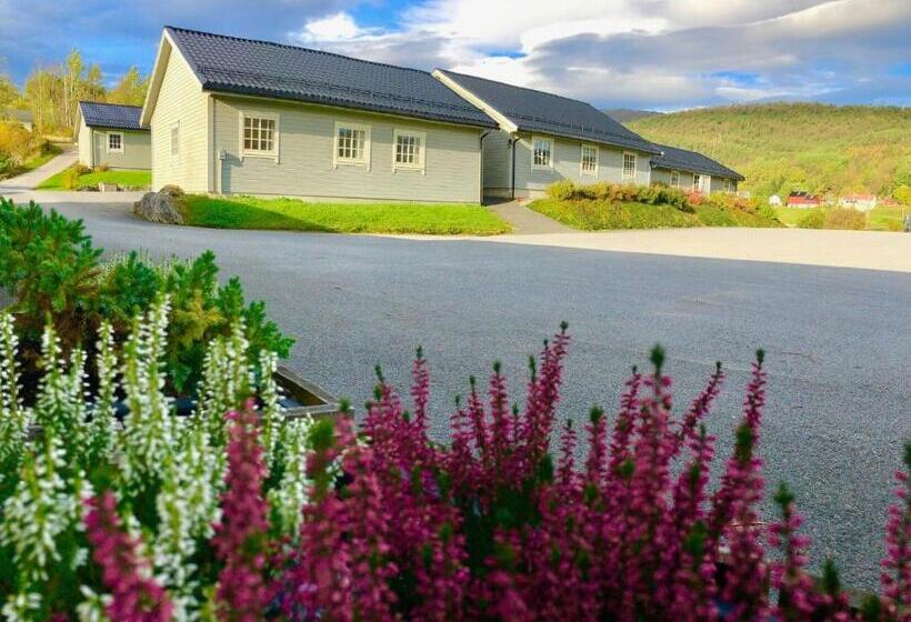 פונדק Fjordly Ungdomssenter