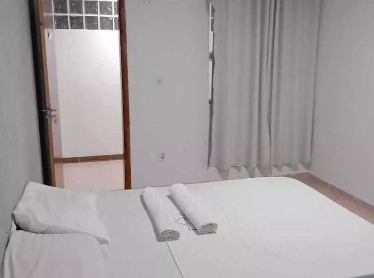 簡易ホテル Pousada Bellmar